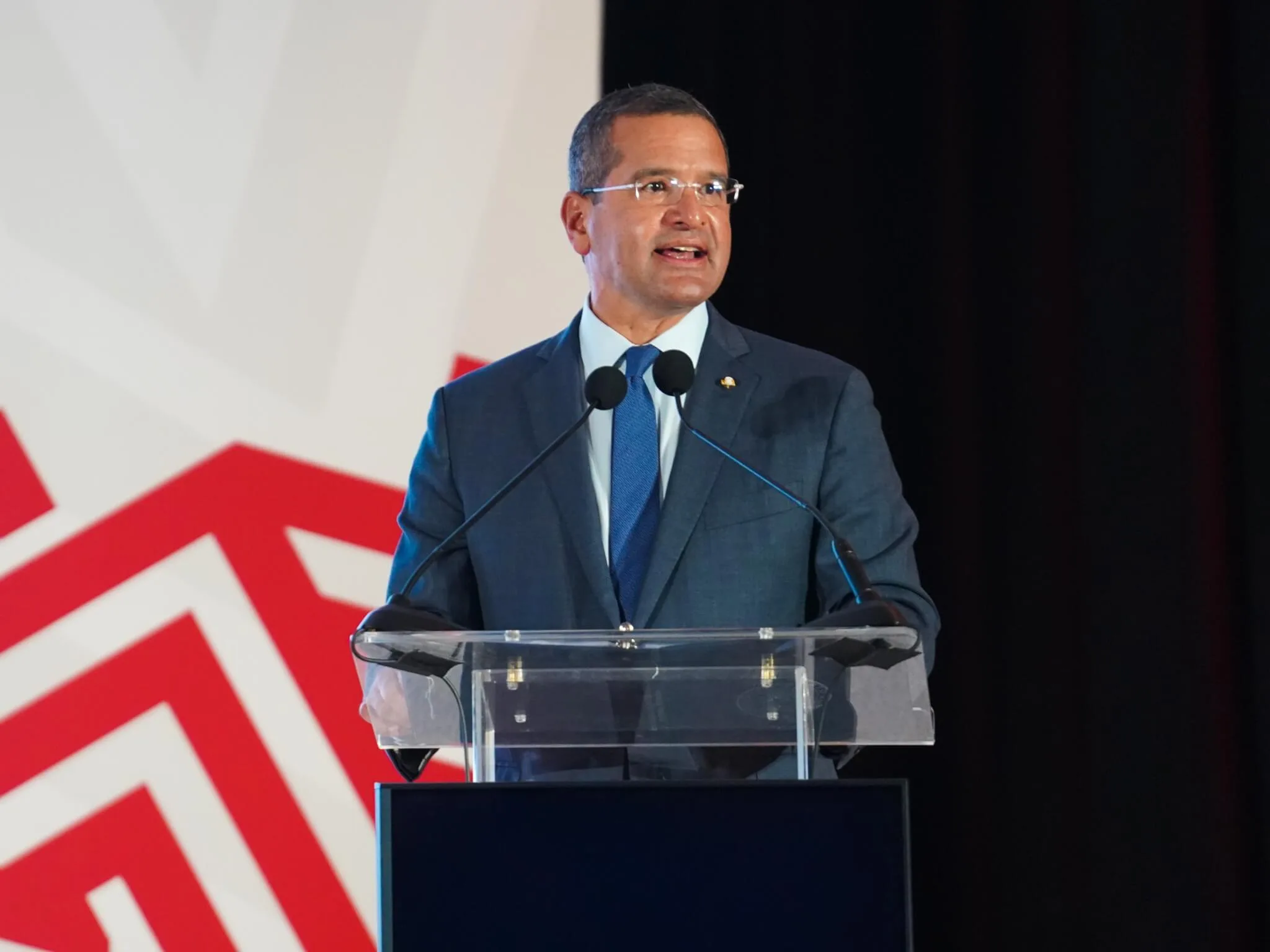 ¡Por fin! Puerto Rico Will Give Teachers a $1k Monthly Salary Increase