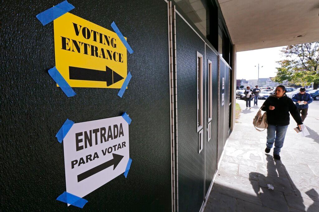 Solicitan empleados electorales bilingües para las elecciones de medio término en Florida