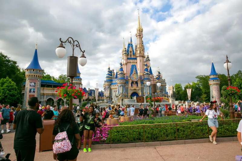 Union - Wage - Disney