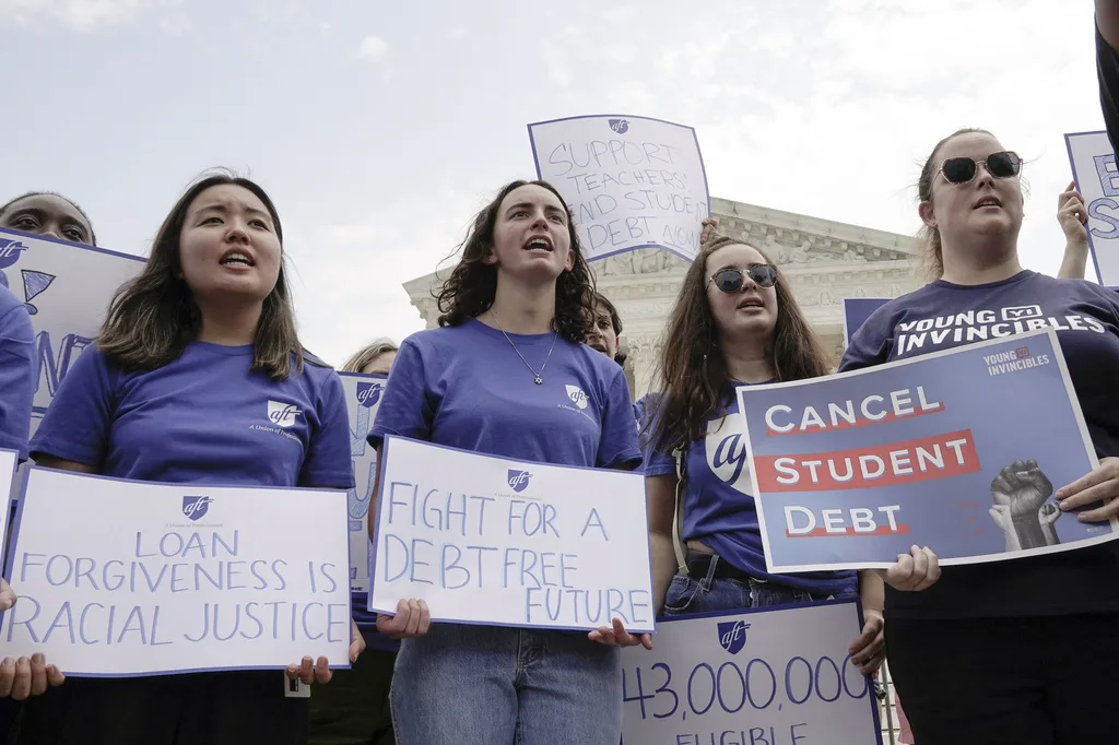 Biden proposes new student debt relief plan for Florida borrowers facing 'hardship'