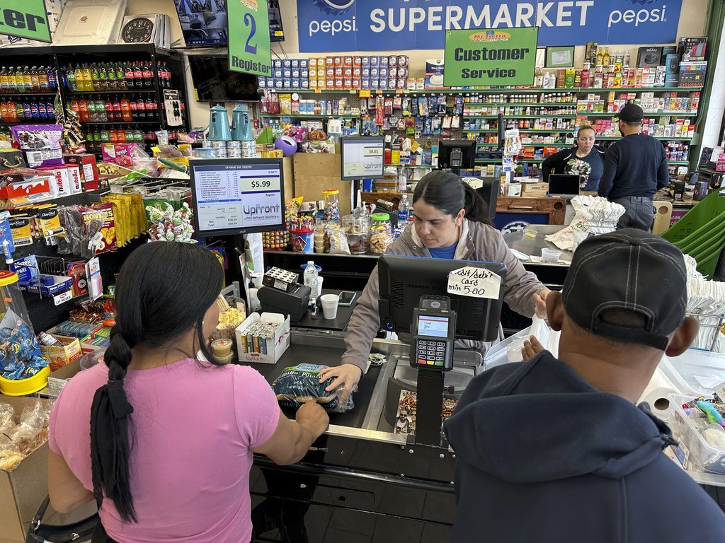 Latinas drive US economic growth with $1.3 trillion contribution, outpacing non-Latinos